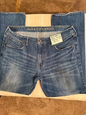 American Eagle Outfitters Men's Straight Jeans - Light Blue Wash